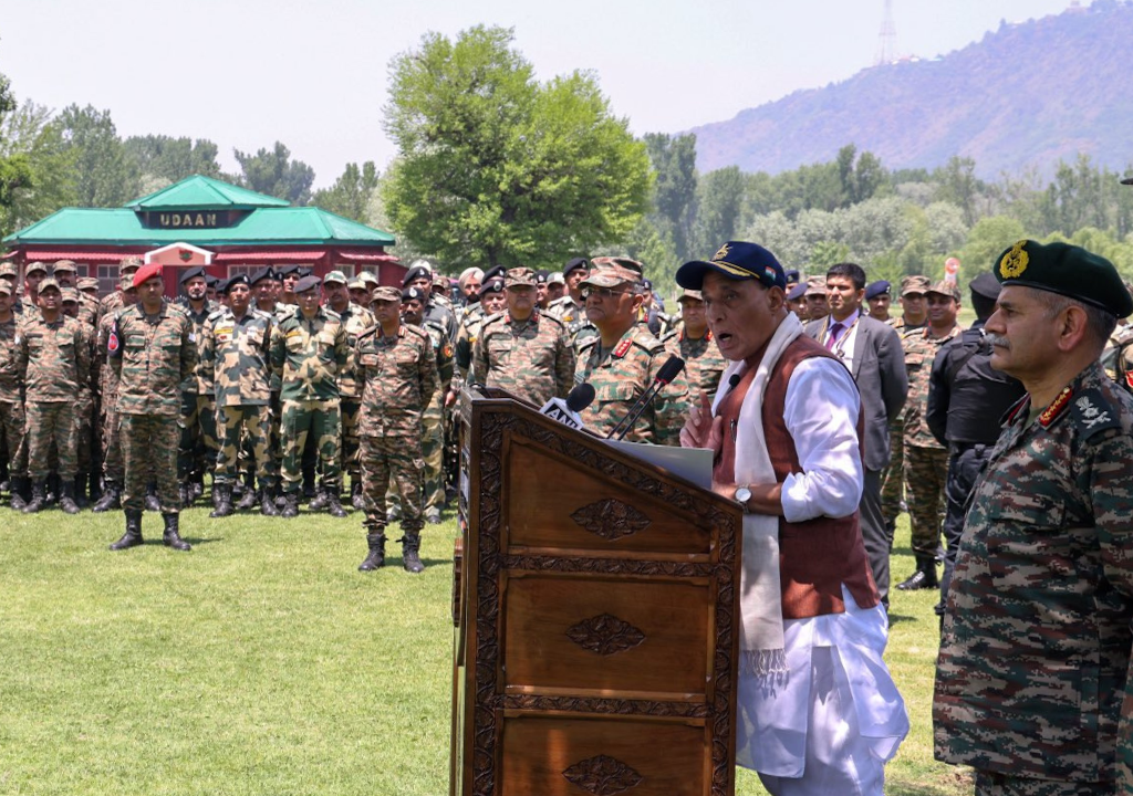 Rajnath Singh Questions Pakistan Nuclear Weapons Safety | Brief Insight